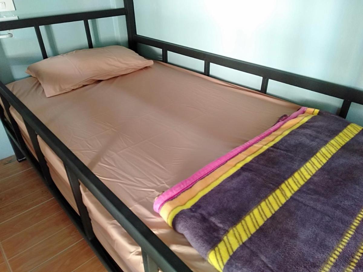 Chandra Hostel Koh Tao Exteriör bild