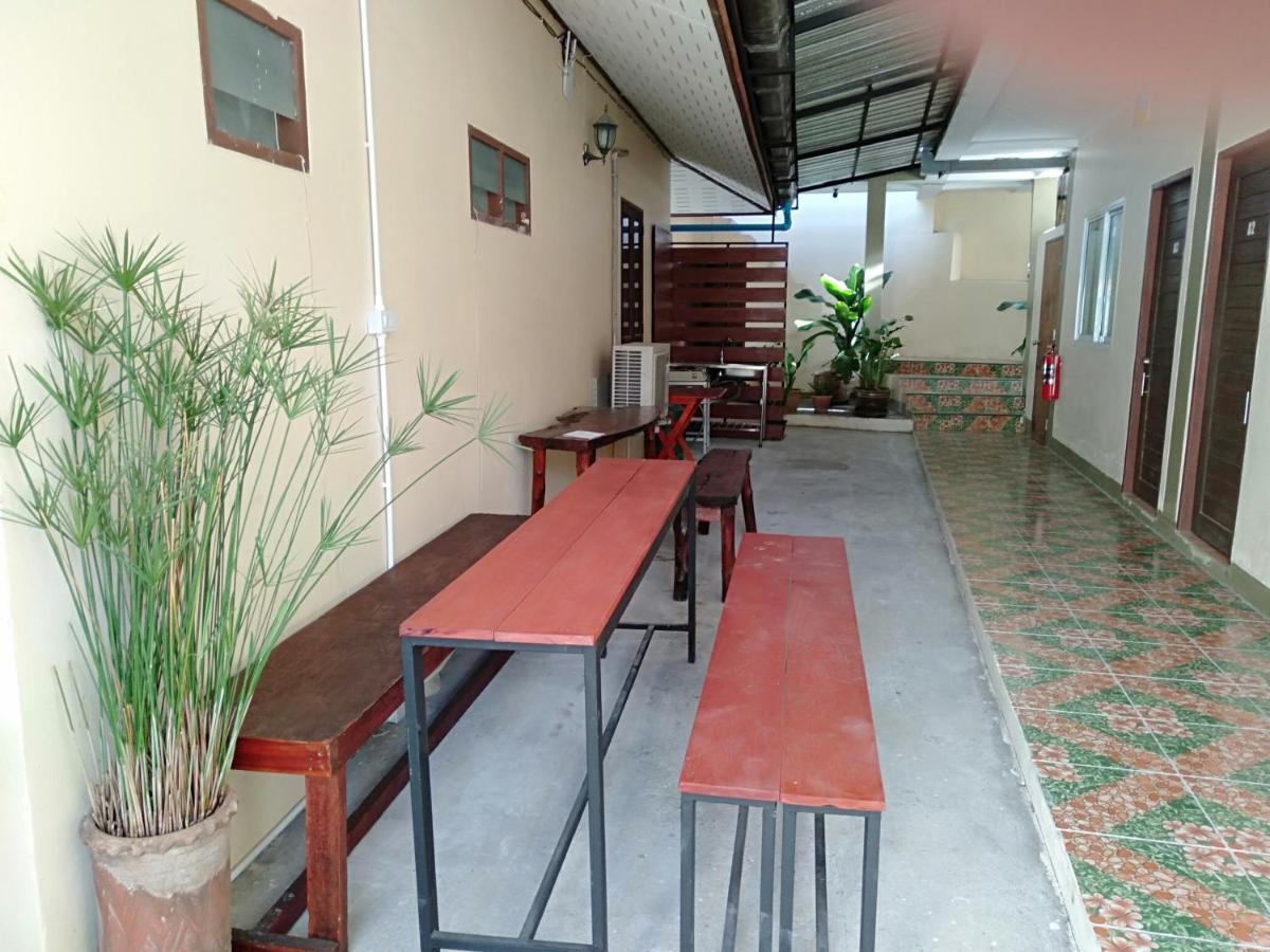 Chandra Hostel Koh Tao Exteriör bild